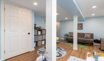 58 Alfred Ave, Johnston, RI 02919