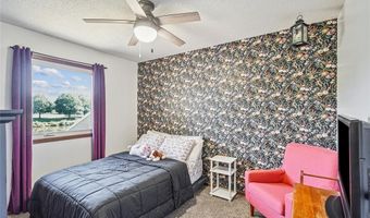 107 10th Ave SW, Altoona, IA 50009