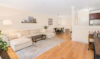 225 W Oakbrook Dr, Ann Arbor, MI 48103