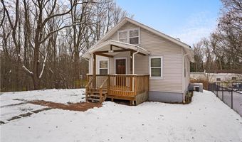 2218 Lee Dr, Akron, OH 44306