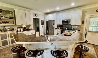 24 Robert Day Rd, Adel, GA 31620