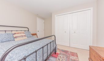 609 Ridgewood Ct, Ann Arbor, MI 48103