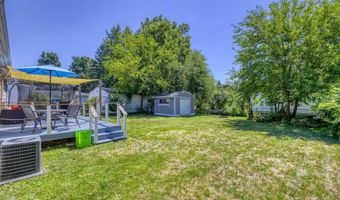 1113 Summer St, Algonac, MI 48001