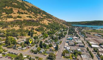 210 W FRANKLIN St, Bingen, WA 98605