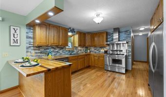 135 Knollwood St W, Annandale, MN 55302
