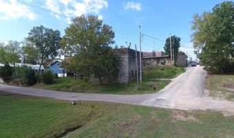 105 Couch St, Alton, MO 65606