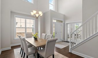 3048 N Spurway Dr, Ann Arbor, MI 48105