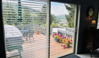 17166 MOUNTAIN Dr, Brookings, OR 97415