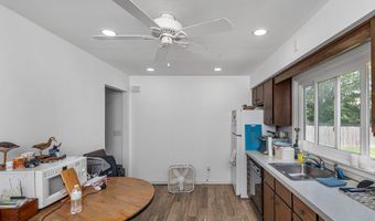 9 Campagna Dr, Albany, NY 12205