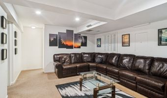 1653 N Belmont Ct, Arlington Heights, IL 60004