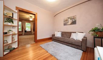 105 N 7th St, Beresford, SD 57004