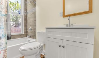 19 Lester St, Ansonia, CT 06401