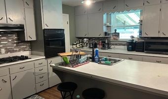 200 S Karner Ave, Altamont, KS 67330