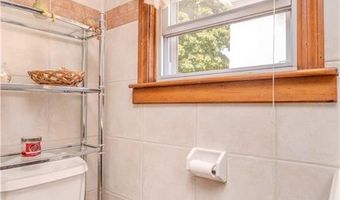 17 Marden St, Cranston, RI 02910