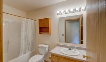 5158 Ridge Oak Dr, Madison, WI 53704