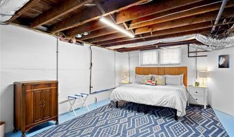 115 Washington St, Newport, RI 02840