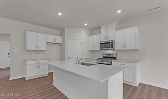 10 Dahlia Ct, Bayville, NJ 08721