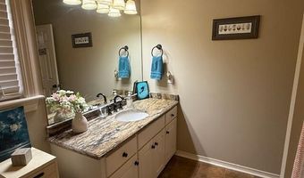 185 Apple Blossom Dr, Brandon, MS 39047
