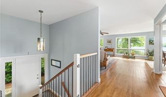 106 Lauri Dr, Charlestown, RI 02813