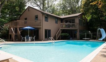 65 Huguenot Dr, East Greenwich, RI 02818