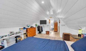 375 E BARNEGAT Ave, Bayville, NJ 08721