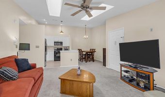 66 Iroquois Dr 24, Absecon, NJ 08201