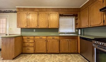 912 S Runnels, De Kalb, TX 75559