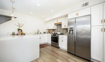 2711 Cypress Hill Rd, Carlsbad, CA 92008