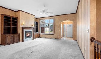 923 W WINDTREE Dr, Appleton, WI 54914