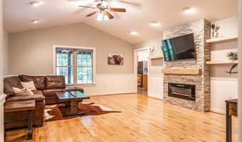 707 Alexander Dr, Aberdeen, NC 28315