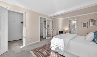 618 Running Creek Dr, Ballwin, MO 63021