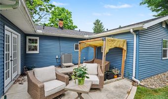 1223 Aurora Hill Dr, Aurora, OH 44202