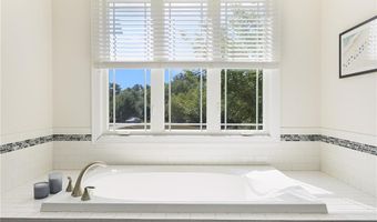 919 Ten Rod Rd, Exeter, RI 02822