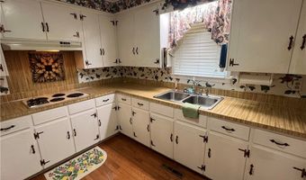 1302 Anderson St, Belton, SC 29627