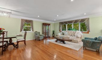 6816 SHRINE Ct, Annandale, VA 22003