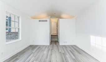 1366 N Bay Dr, Ann Arbor, MI 48103