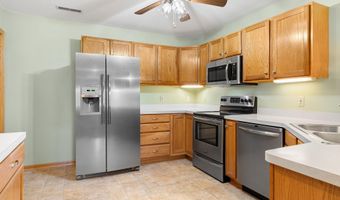 2100 Burr Oak Dr Ln B, Austin, MN 55912