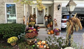 2219 Barrett Dr, Algonquin, IL 60102
