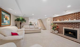 301 22nd St NW, Austin, MN 55912