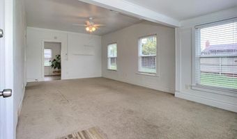 708 E El Norte Pkwy, Escondido, CA 92026