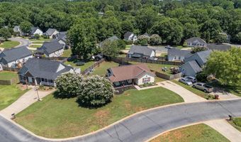 531 Plantation Creek Dr, Boiling Springs, SC 29316