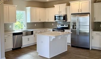 759 Bay Breeze Dr, Biloxi, MS 39532