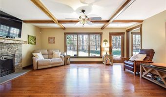 165 Lenihan Ln, East Greenwich, RI 02818