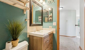 197 E Old Mill Trl, Antioch, IL 60002