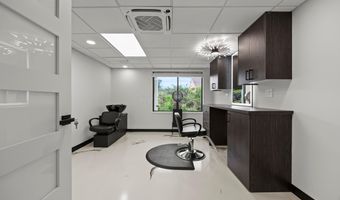 4588 Kenny Rd, Columbus, OH 43220