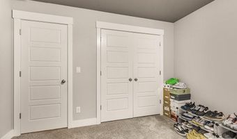 408 N Curlew Dr, Ammon, ID 83406
