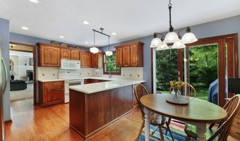 450 Eldridge Rd, Aurora, OH 44202