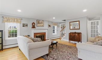 27 Old Meadow Ln, Cumberland, RI 02864