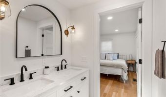 14 Robinson St, Narragansett, RI 02882