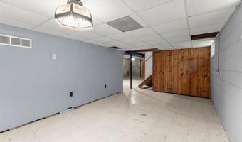 8464 Becker Ave, Allen Park, MI 48101